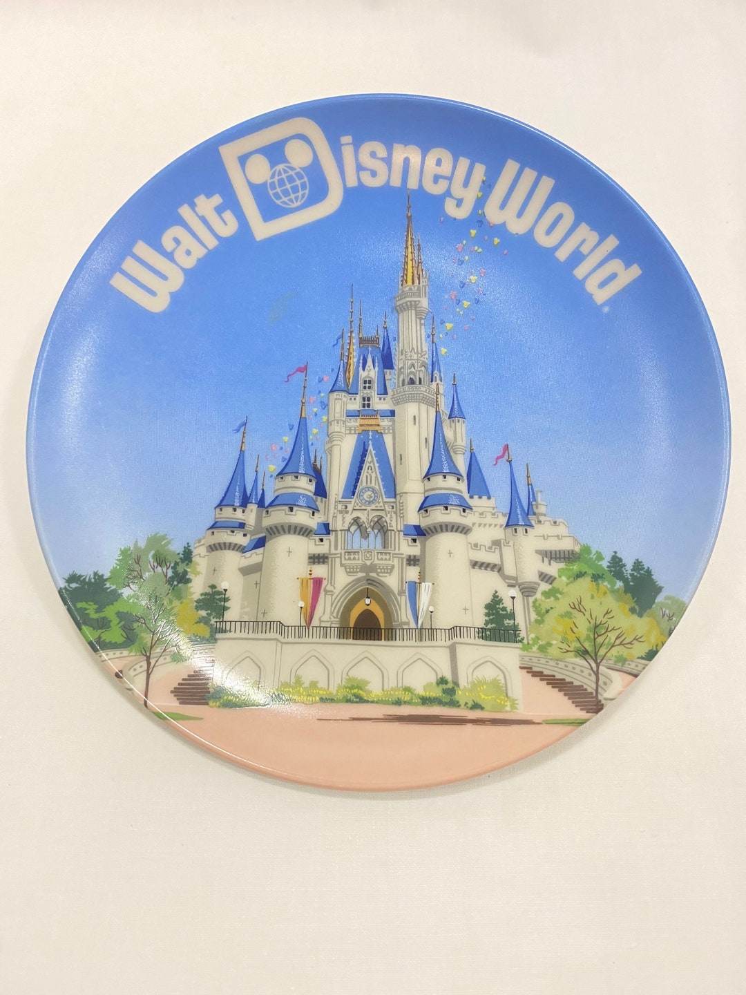 ディズニー　シンデレラ城　プレート Walt Disney World Cinderella Castle Decorative Painted Plate
