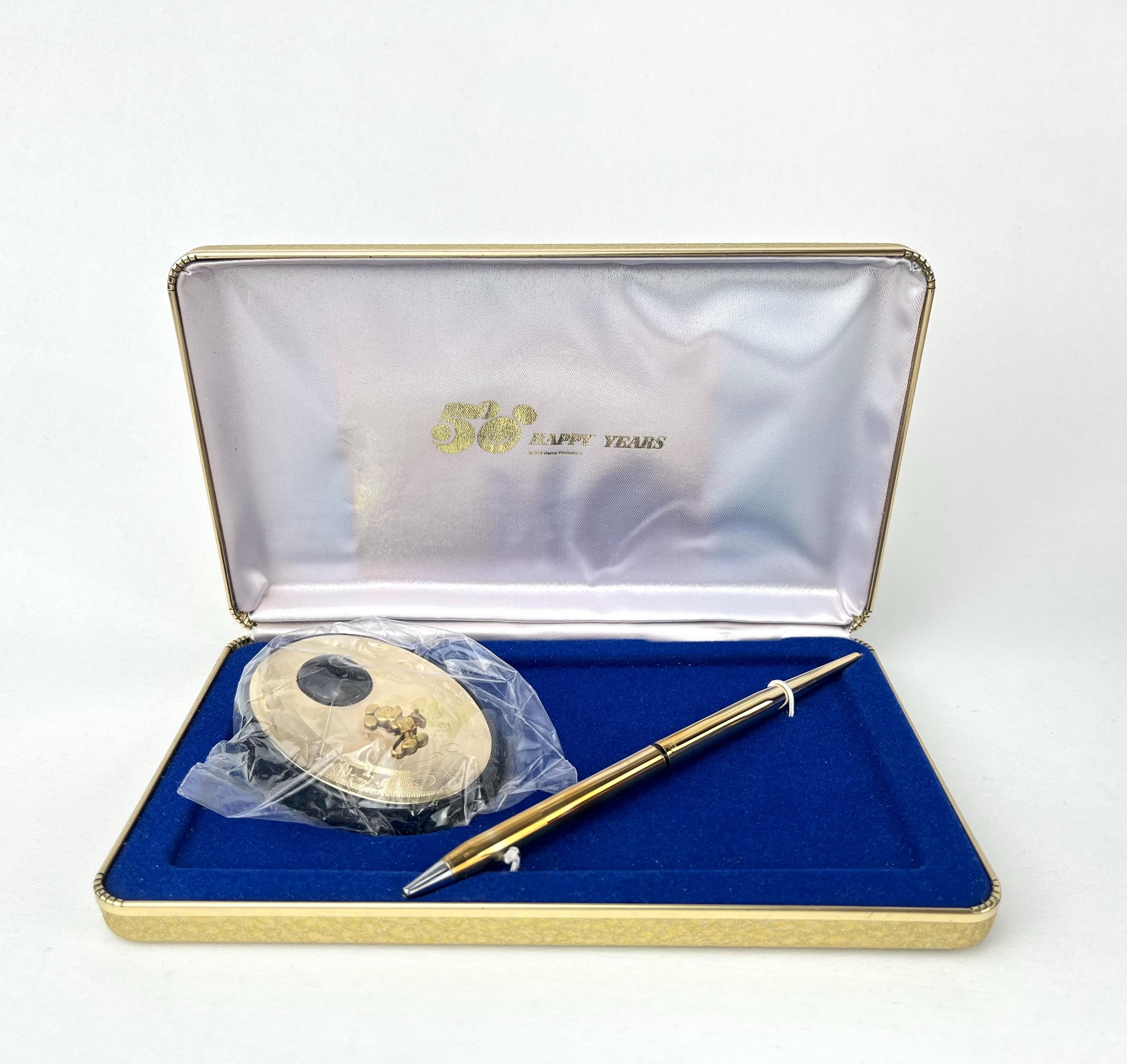 Disneyland Anson ペン Anson Gold Tone Pen W/desk Stand 50 Happy Years Anniversary