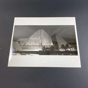 1982 EPCOT Kodak presents Journey Into Imagination Pavilion - Walt Disney Productions Black White Press Photo 8x10