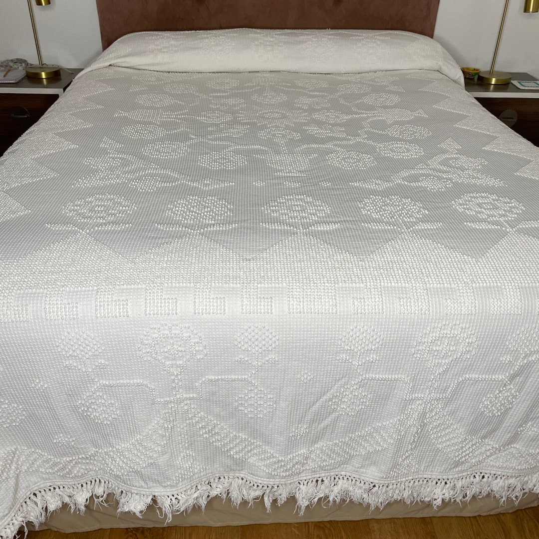 Bates Hobnail Chenille Bedspread Queen off White Vintage Made Etsy