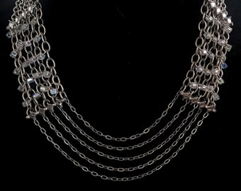 Collar de cadena con cuentas de ópalo claro de plata antigua con cadenas drapeadas y barras en forma de diamante cristalino, acero inoxidable, cadenas en capas