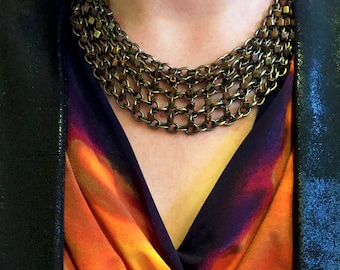 Collar antiguo en capas de oro con cuentas de vidrio iris de bronce metálico, collar llamativo y voluminoso, joyería bohemia