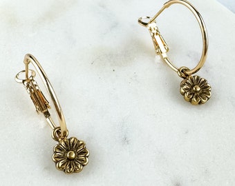 Cute Flower Earring, Nickel-Free Gold Plated Pewter | Lightweight Fun Hoop Earring | Leverback Hoop | Double sided Daisy Hoop