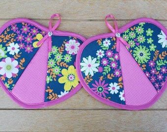 Set of two Roses handy heart potholders