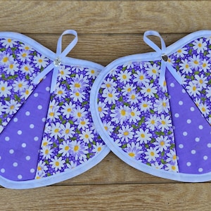 Set of Two Handmade White Daisies with Lavender Background Handy Heart Potholders