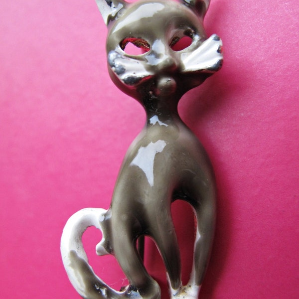 Hollywood Enamelled Cat Brooch Pin