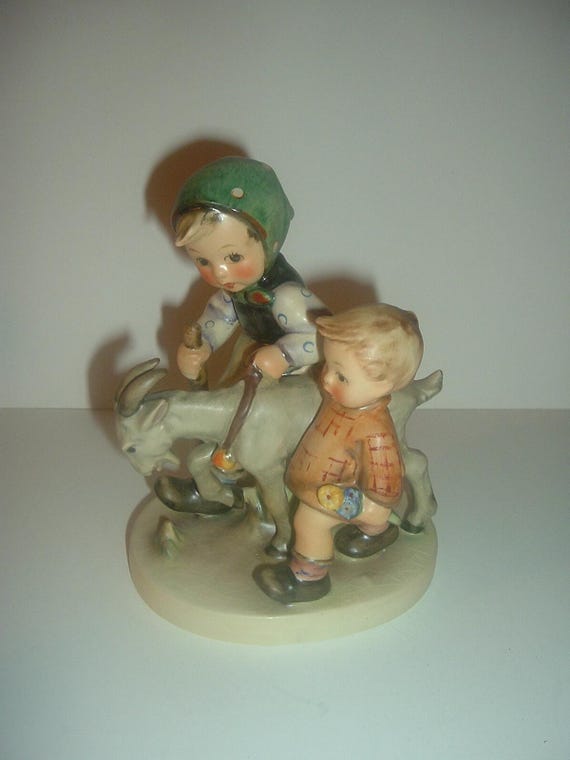 Hummel HUM 334 Homeward Bound Girl and Child Figurine TMK5