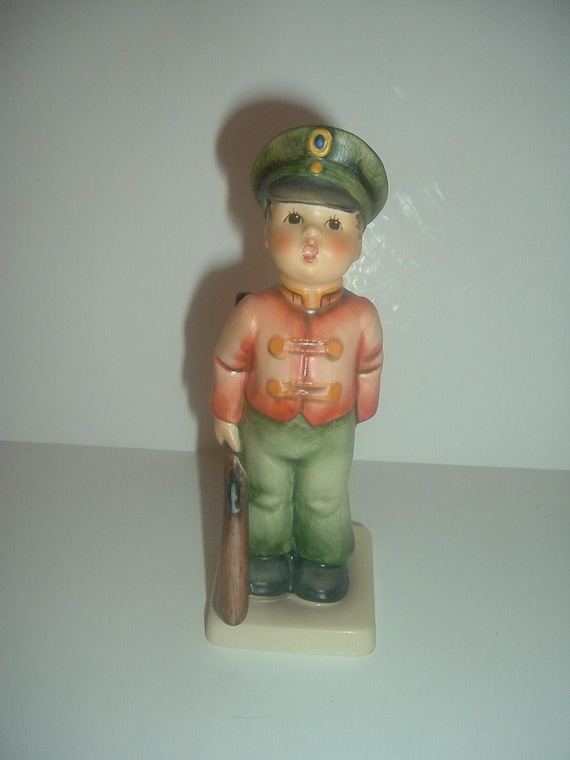 Hummel HUM 332 Soldier Boy Figurine TMK6