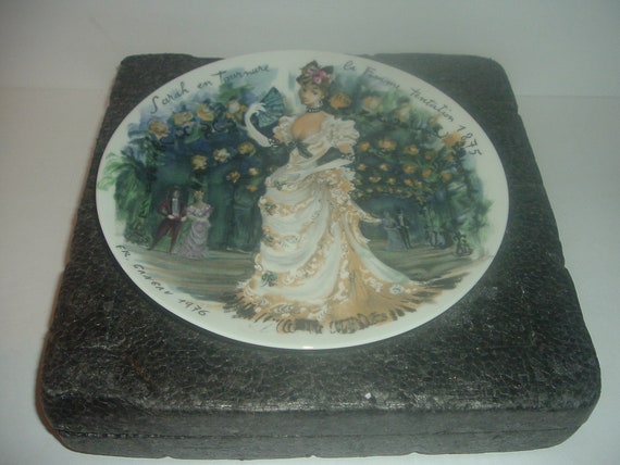 Limoges Sarah en Tournure la Femme Tentation Plate Henri Darceau in foam box