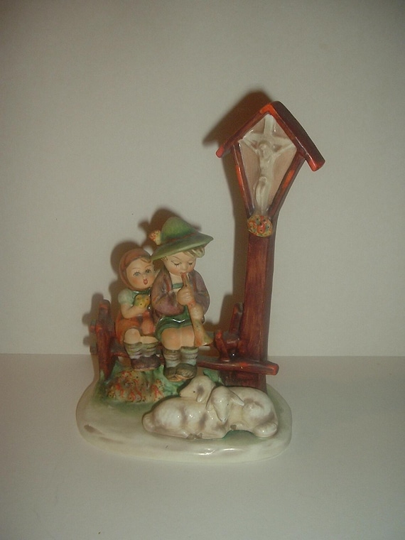 Hummel HUM 28 Wayside Devotion Boy Girl Shrine