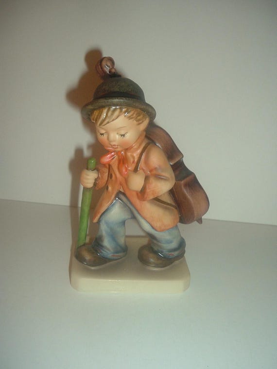 Hummel HUM 89 Little Cellist Boy with Cello Figurine TMK5