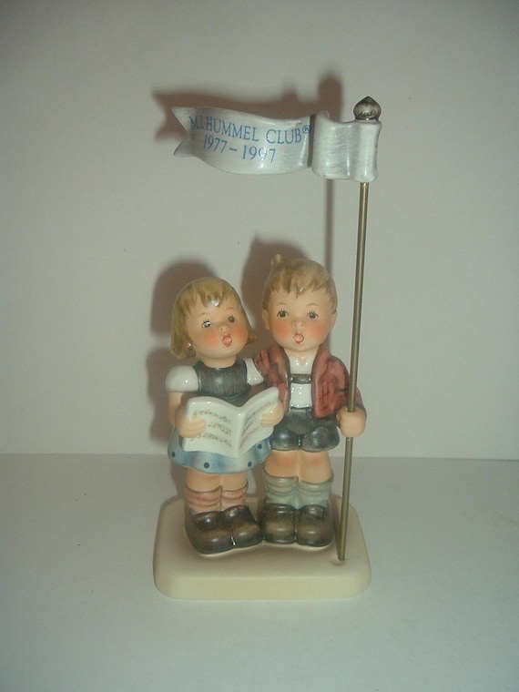 Hummel HUM 790 1977 to 1997 Boy Girl with Flag Club Figurine