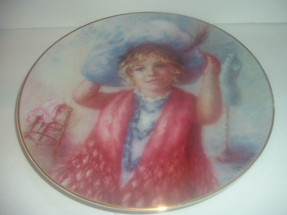 Lisette DeWinne Optimist International Girl in Hat Plate