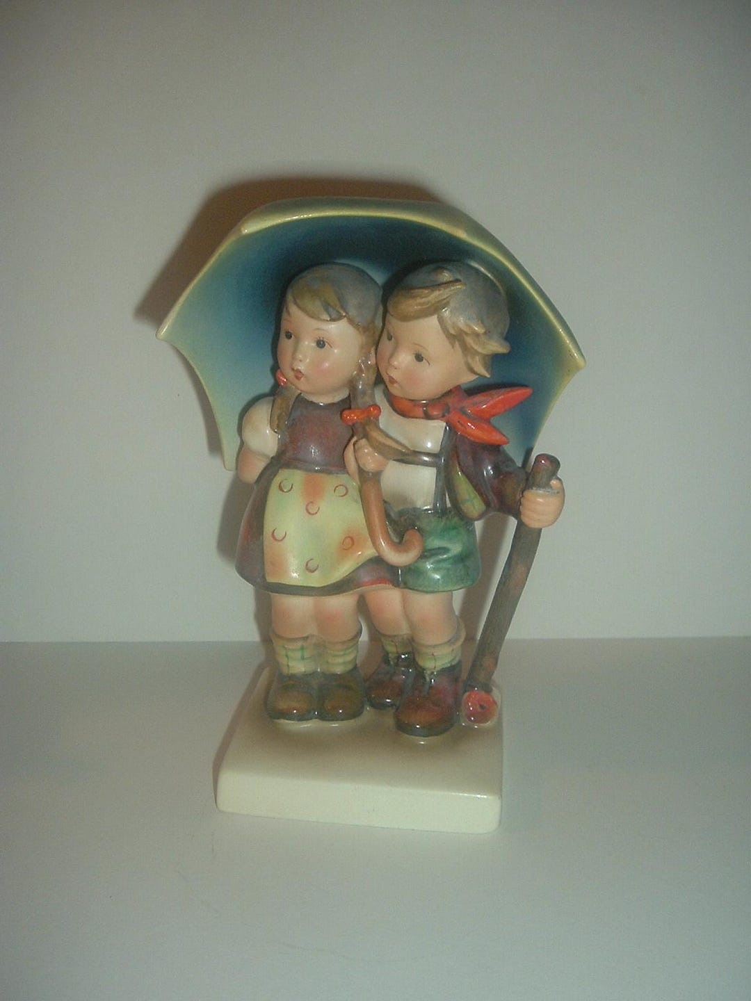 Hummel HUM 71 Stormy Weather Boy Girl Umbrella Figurine Full Bee TMK2 ...