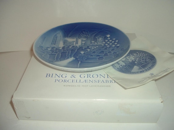 Bing & Grondahl 1968 Christmas in Church Plate with box
