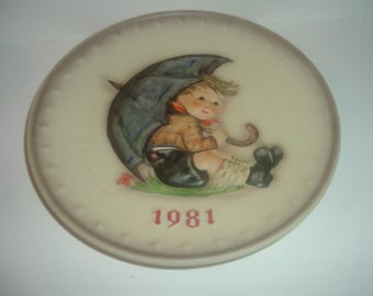 1981 Hummel Annual Plate Umbrella Boy