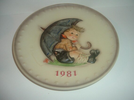 1981 Hummel Annual Plate Umbrella Boy