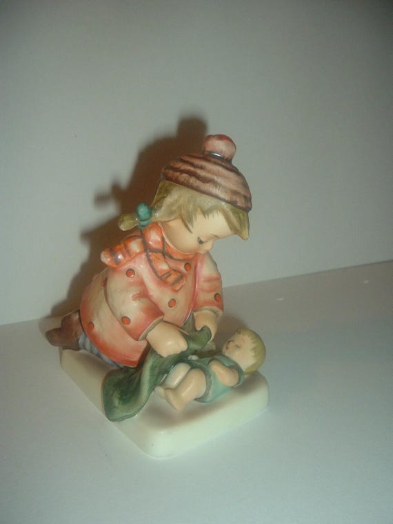 Hummel HUM 424 Sleep Tight Girl with Doll Baby Figurine TMK6