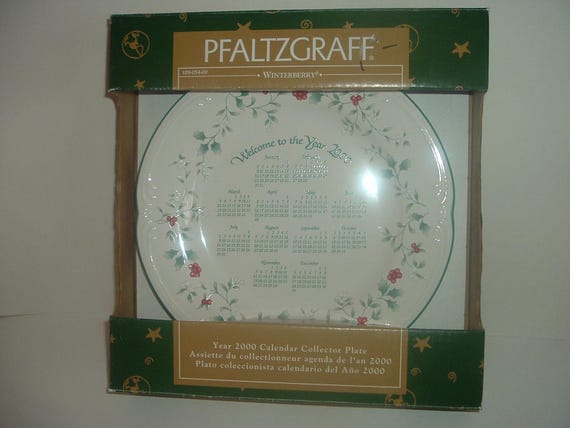 Pfaltzgraff Winterberry Welcome to Year 2000 Plate in box