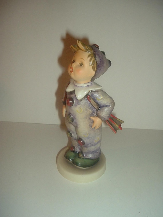Hummel HUM 328 Carnival Boy Clown Figurine TMK6