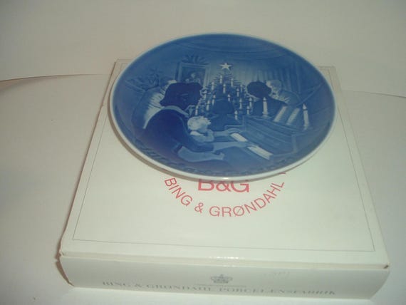 Bing & Grondahl 1971 Christmas at Home Plate with box