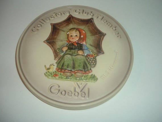 Hummel HUM 690 Collectors Club Umbrella Girl Plate or Trivet