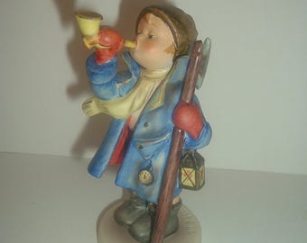 Hummel HUM 15 Hear Ye Hear Ye Figurine TMK6
