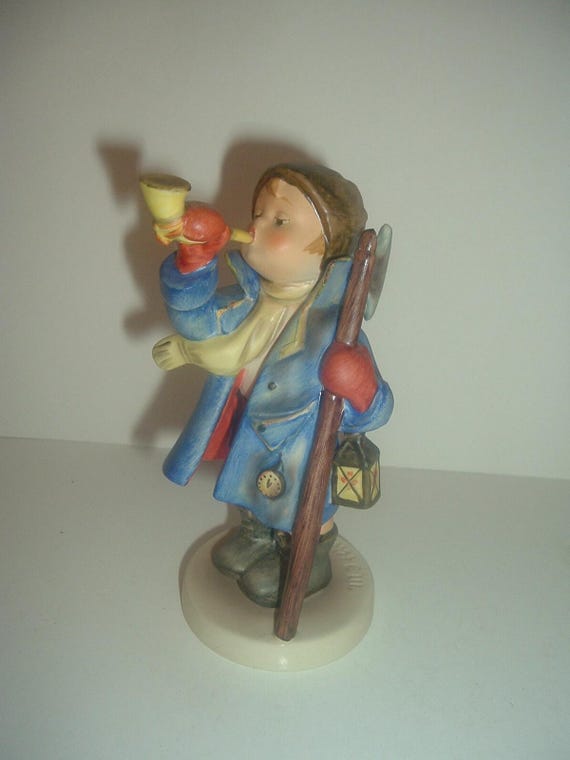 Hummel HUM 15 Hear Ye Hear Ye Figurine TMK6