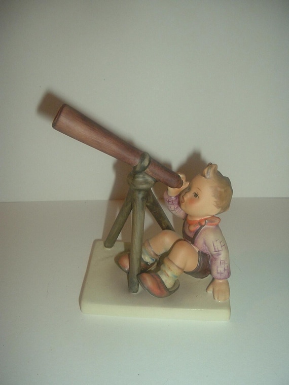 Hummel HUM 132 Star Gazer Boy with Telescope Figurine TMK5
