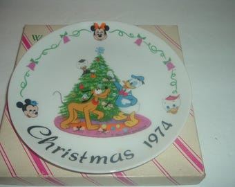 Disney Mickey Mouse Minnie Donald Christmas Plate 1974 Schmid