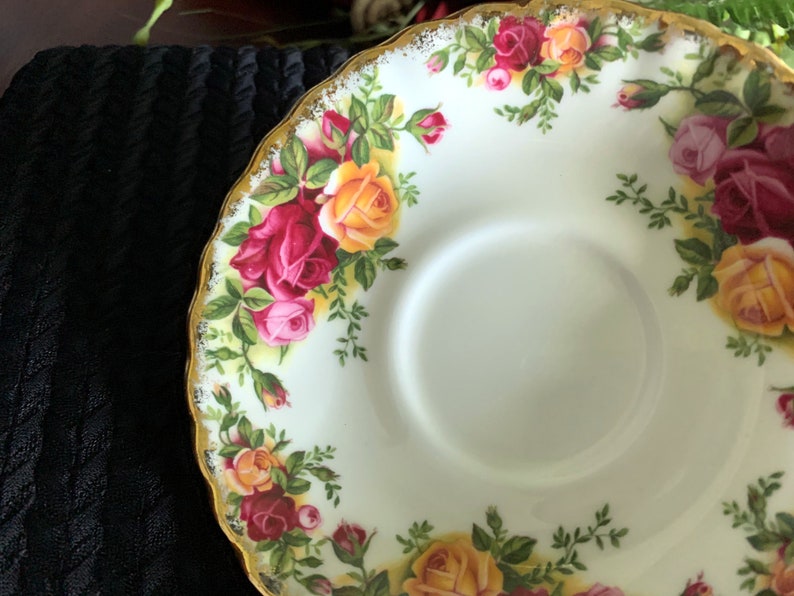 No Teacup Plate Only Made in England D Royal Albert Old Country Roses Orphan Saucer