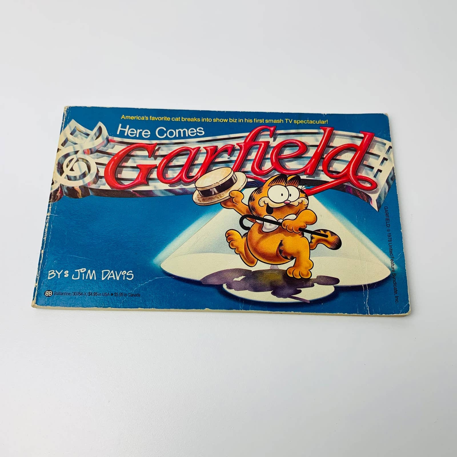 Here comes Garfield paperback softback book, by Jim Davis 1982 ISBN: 034530764X