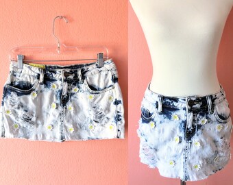 Minifalda vaquera estilo años 20 con apliques de margaritas, talla S