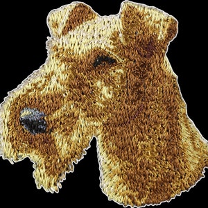 Terrier irlandés - Bordado con una imagen de un perro de raza.