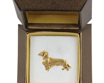 NEW, Dachshund, dog pin, in casket, gold plated, limited edition, ArtDog