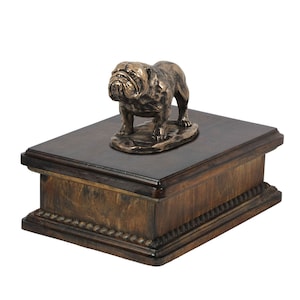 Exclusif L&#39;urne pour les cendres d&#39;un chien avec la statue de Bouledogue Anglais. Nouveau modèle.