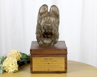 Briard urn for dog's ashes, Urn with engraving and sculpture of a dog, Urn with dog statue and engraving, Custom urn for a dog