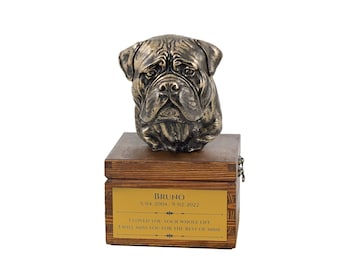 Bullmastiff urn for dog's ashes, Urn with engraving and sculpture of a dog, Urn with dog statue and engraving, Custom urn for a dog