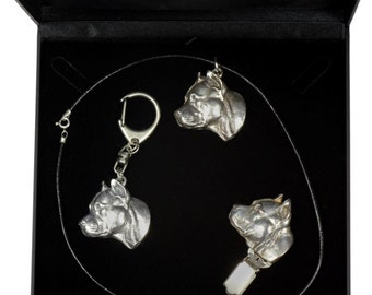 NEW, American Staffordshire Terrier, dog keyring, necklace and clipring in casket, DELUXE set, limited edition, ArtDog