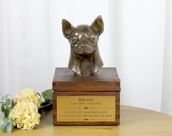 Chihuahua urn for dog's ashes, Urn with engraving and sculpture of a dog, Urn with dog statue and engraving, Custom urn for a dog