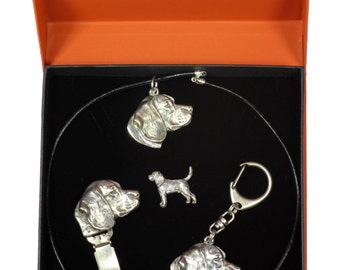 NEW, Beagle, dog keyring, necklace, pin and clipring in casket, PRESTIGE set, limited edition, ArtDog . Dog keyring for dog lovers