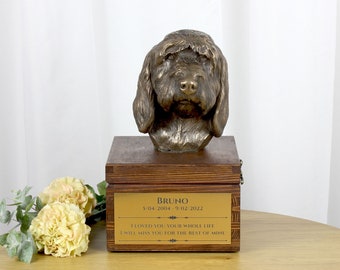 Grand Basset Griffon Vendéen urn for dog's ashes, Urn with engraving and sculpture of a dog, Urn with dog statue, Custom urn for a dog