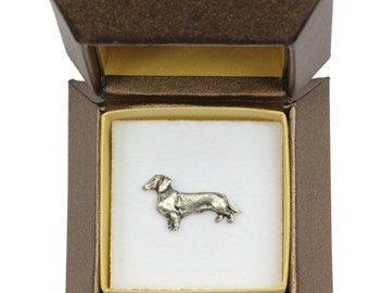 NEW, Dachshund smooth haired (body) , dog pin, in casket, limited edition, ArtDog