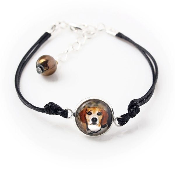 Beagle . Bracelet for people who love dogs. Photojewelry. Handmade.