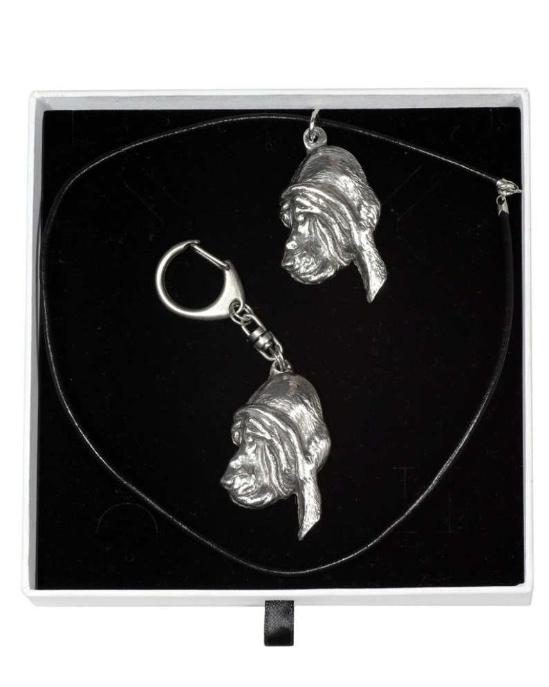 ArtDog limited edition dog keyring and necklace in casket Dog keyring for dog lovers NEW ELEGANCE set Bloodhound