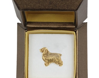 NEW, English Cocker Spaniel dog pin, in casket, gold plated, limited edition, ArtDog