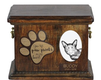Urn for cat ashes with ceramic plate and sentence - Havana Brown, ART-DOG Cremation box, Custom urn.