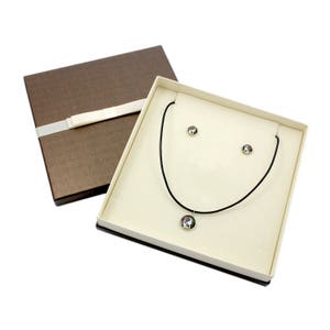 St. Bernard. Joyas con la caja para los amantes de los perros. Pendientes y collar. Photojewelry. Hecho a mano.