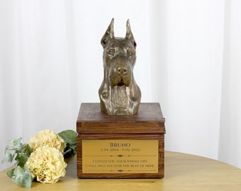 Great Dane urn for dog's ashes, Urn with engraving and sculpture of a dog, Urn with dog statue and engraving, Custom urn for a dog