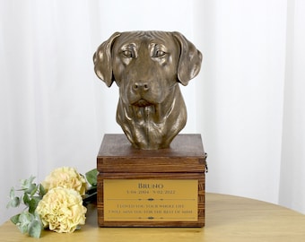 Rhodesian Ridgeback urn for dog's ashes, Urn with engraving and sculpture of a dog, Urn with dog statue and engraving, Custom urn for a dog